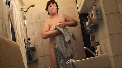 German granny nude in bathroom