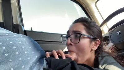 Cute nerdy teen girlfriend sucking cock in the car 