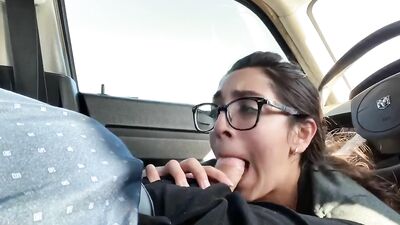 Cute nerdy teen girlfriend sucking cock in the car 