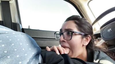 Cute nerdy teen girlfriend sucking cock in the car 