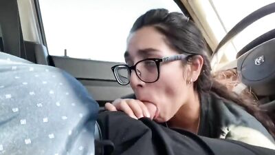 Cute nerdy teen girlfriend sucking cock in the car 