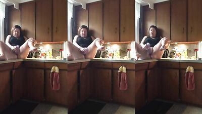 Mature chubby lady masturbates in the Kitchen 