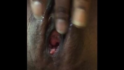 Black MILF fingering closeup 