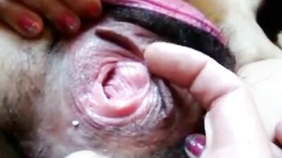 Gaping pussy closeup 