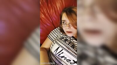 Messy squirting fun with sexy lady