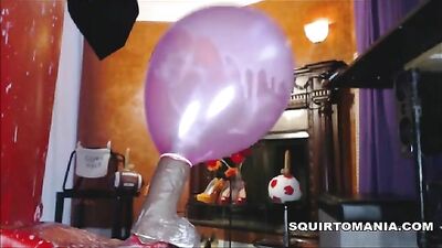 Real Asian Hotel Maid made A Creamy Solo Mess