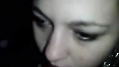 Cute amateur teen girlfriend sucking cock like a pro