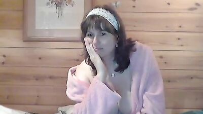 Sweet huge tits mature lady masturbates