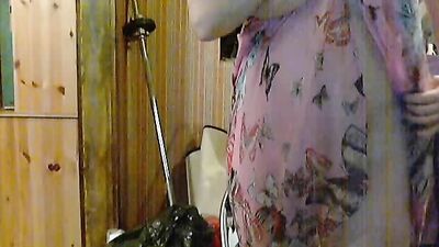 Homemade webcam fun with sexy lady