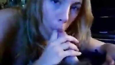 Gorgeous amateur girlfriend sucking big cock