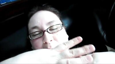 Cindy sucking fat cock