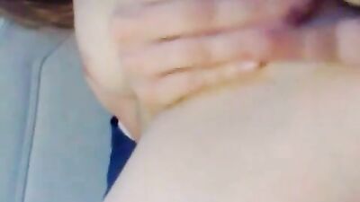 Curvy milf gets her cunt fingered