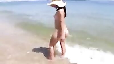 Pretty booty Girlfriend naked at the beach