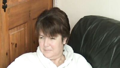 Amateur wife flashes her pussy