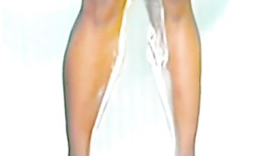 Blond stander pisses all over her legs