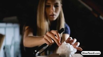 Sweet blonde teenie Anjelica squirting while rubbing