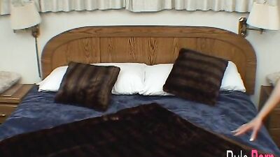 Venus finger fucks herself on the bed