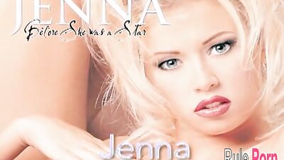 Blonde babe gets her pussy eaten and fucked on the bathroom floor