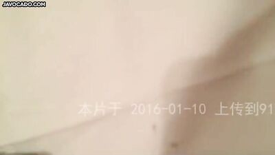 Squirting Chinese Homemade Video fucks with a dildo
