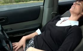 Mom masturbates in the car