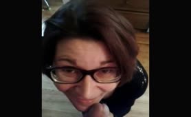 Nerdy housewife swallows cum after sexy blowjob